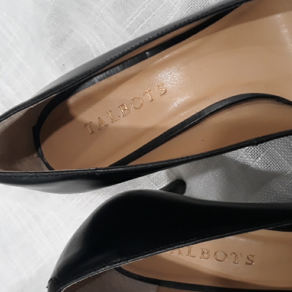 Talbots Basic Black Leather Heels. Size 8 - image 2